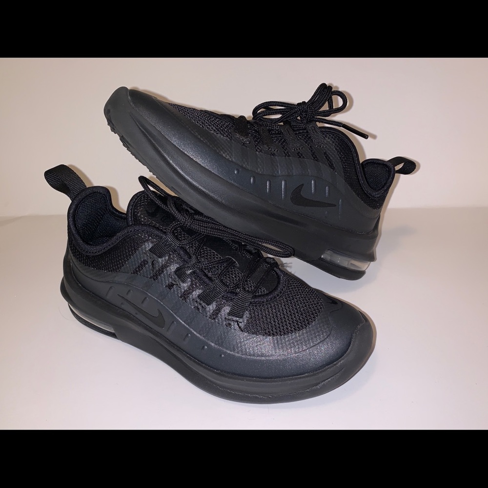 Nike Air Max Axis Kids Shoes Size 13C Black - USED